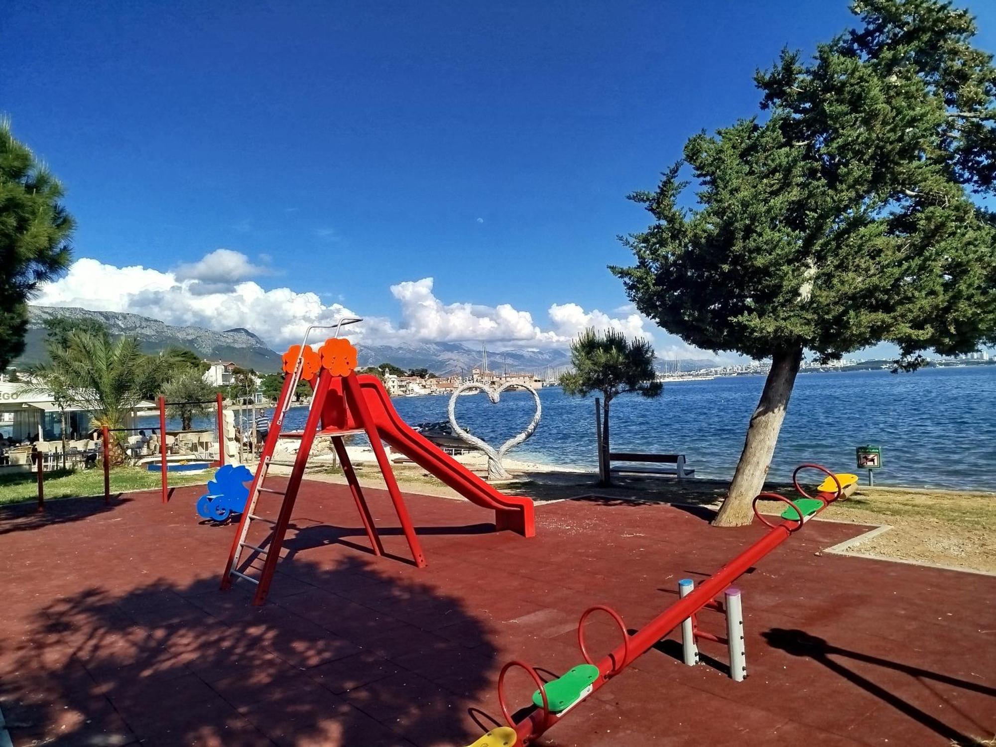 Pelivan Apartments Kastela Bagian luar foto